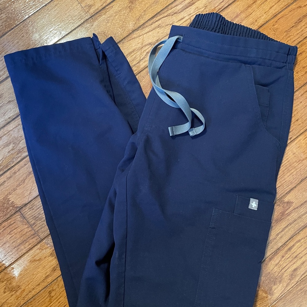 LIKE NEW FIGS YOLA NAVY SCRUB PANTS XXS/P